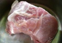 Приготовление свинины: свинина отварная - Русская кухня
